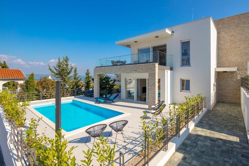 Villa Mare & Skye Images