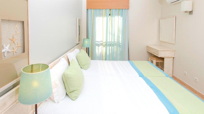 One-Bedroom Apartment with Garden View image 1