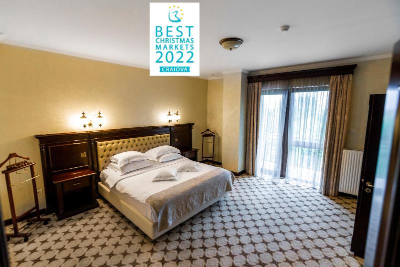 Family Suite with Balcony image 1