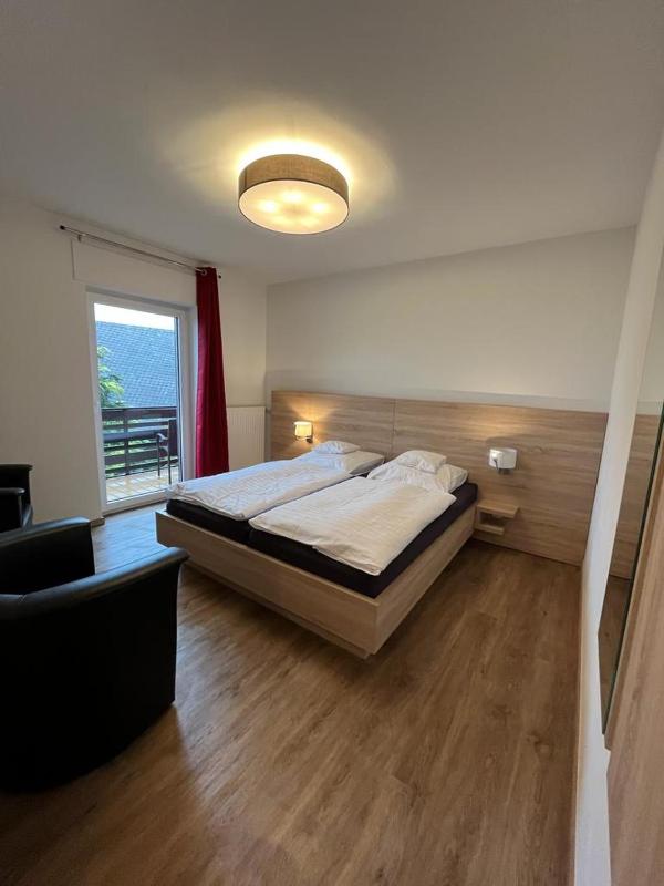 Double Room with Balcony image 1