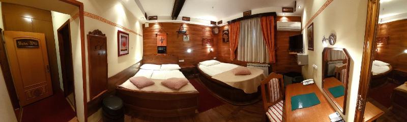 Triple Room image 1