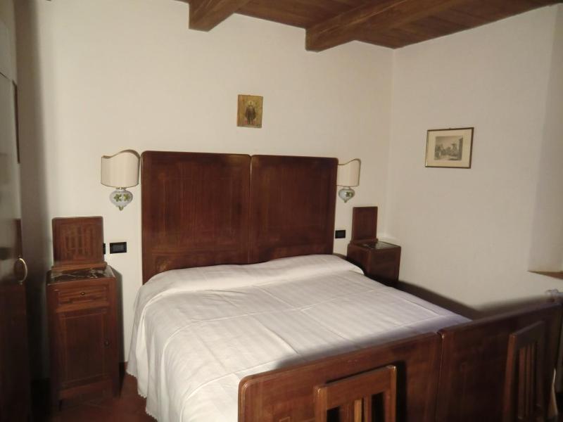 Triple Room with Pool View image 4