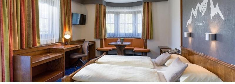 Classic Double Room with Balcony image 3