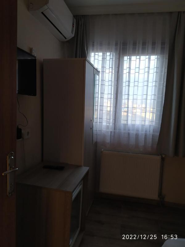 Single Room image 4