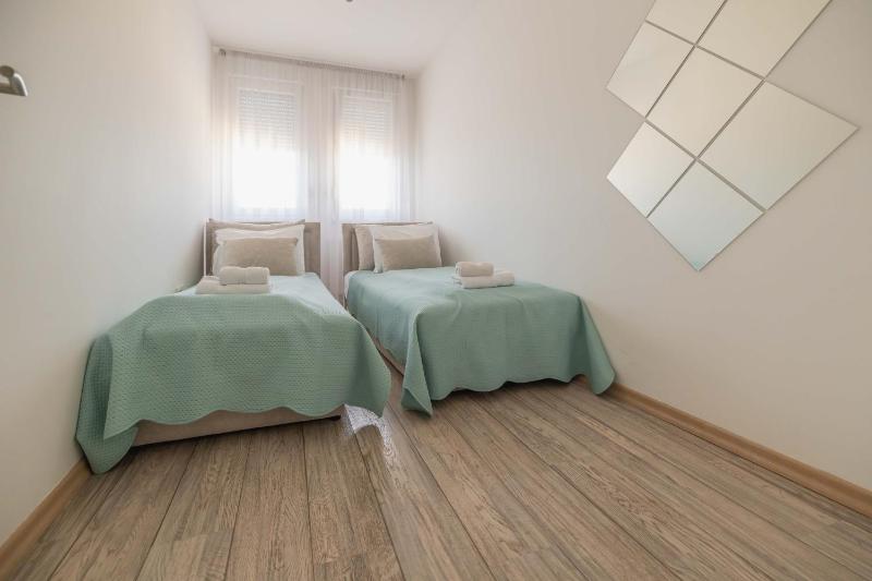 Bella Apartment with free parking - image 13