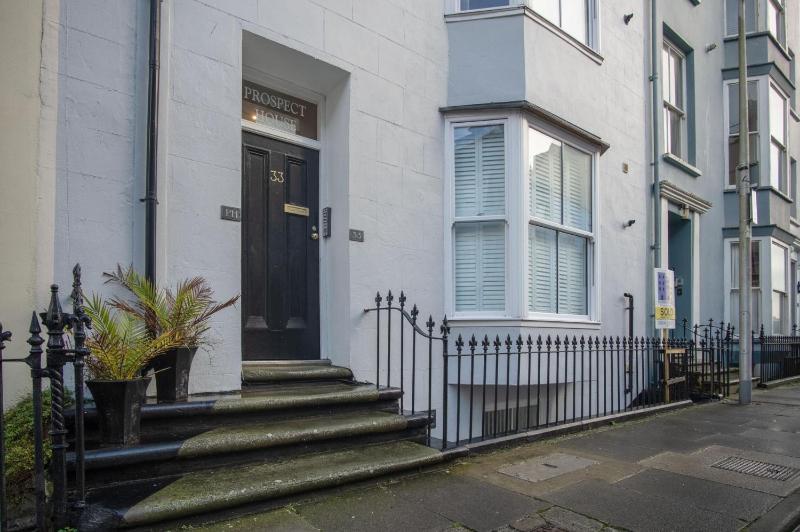 Skylark - 2 Bedroom Apartment - Tenby - image 30