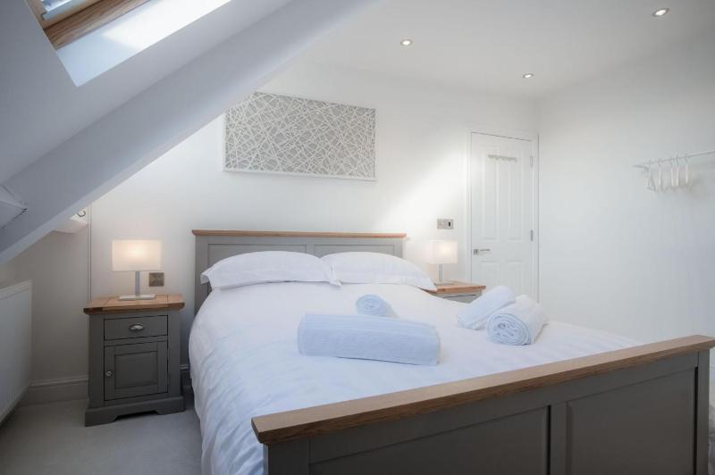 Skylark - 2 Bedroom Apartment - Tenby - image 8