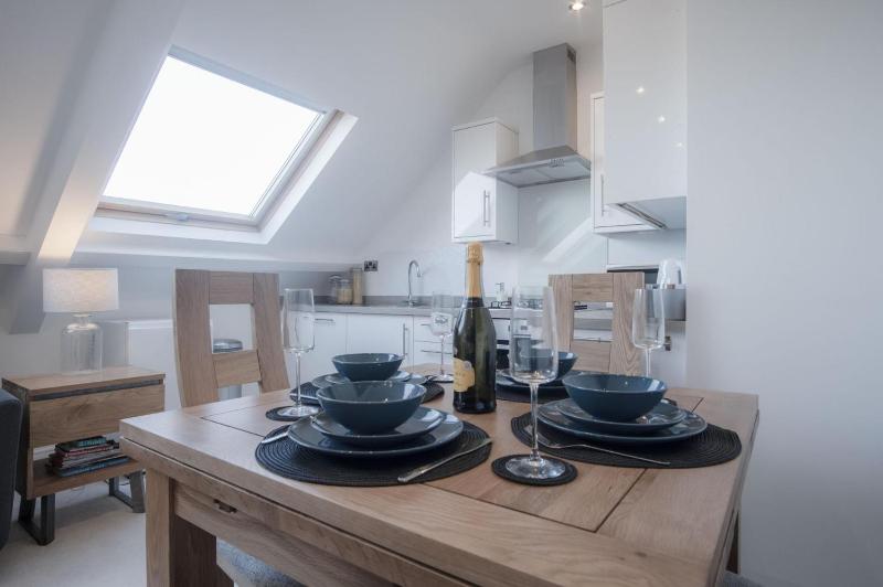 Skylark - 2 Bedroom Apartment - Tenby - image 21