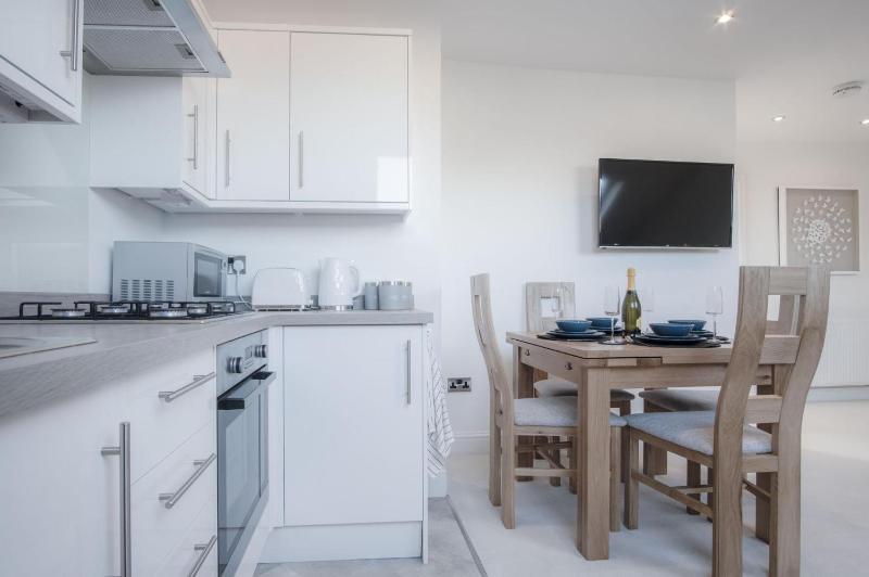 Skylark - 2 Bedroom Apartment - Tenby - image 23