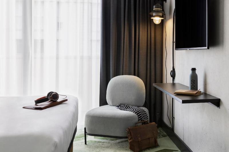 Standard Double Room image 3