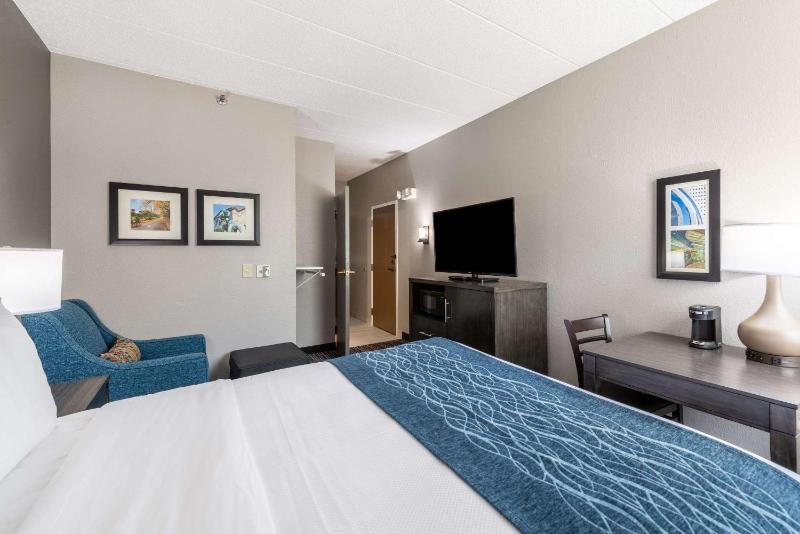 King Room - Accessible/Non-Smoking image 4