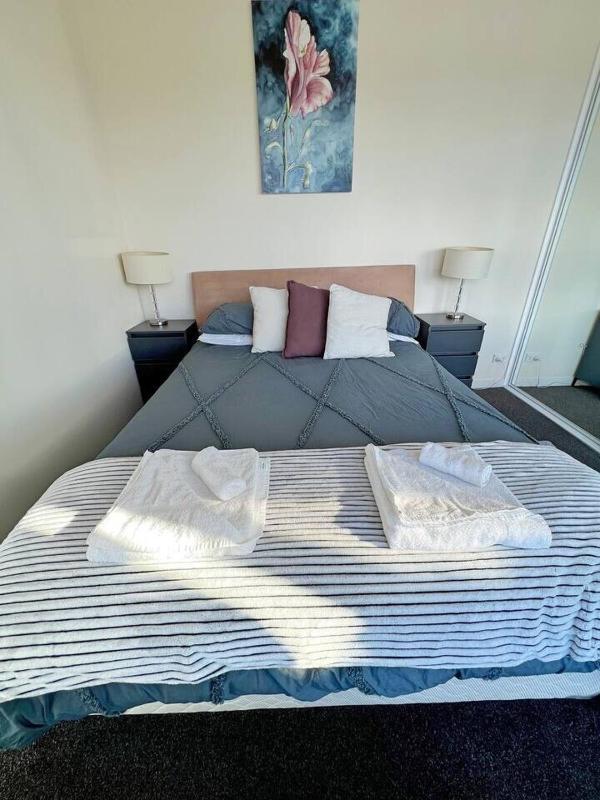 Spacious & High in the Skyplaza - 1bd 1bth Apt - image 11