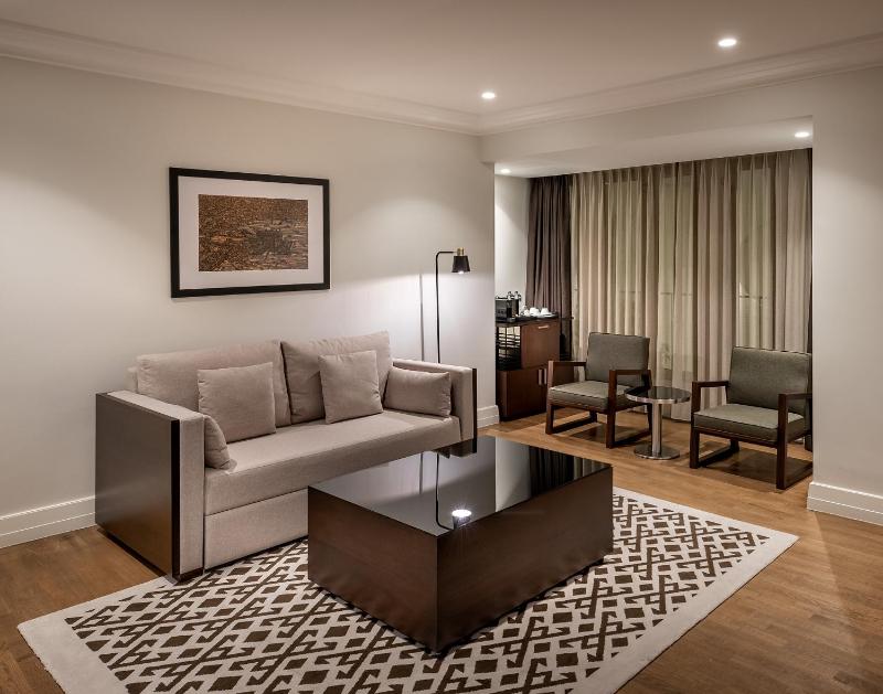 Atrium Suite image 4