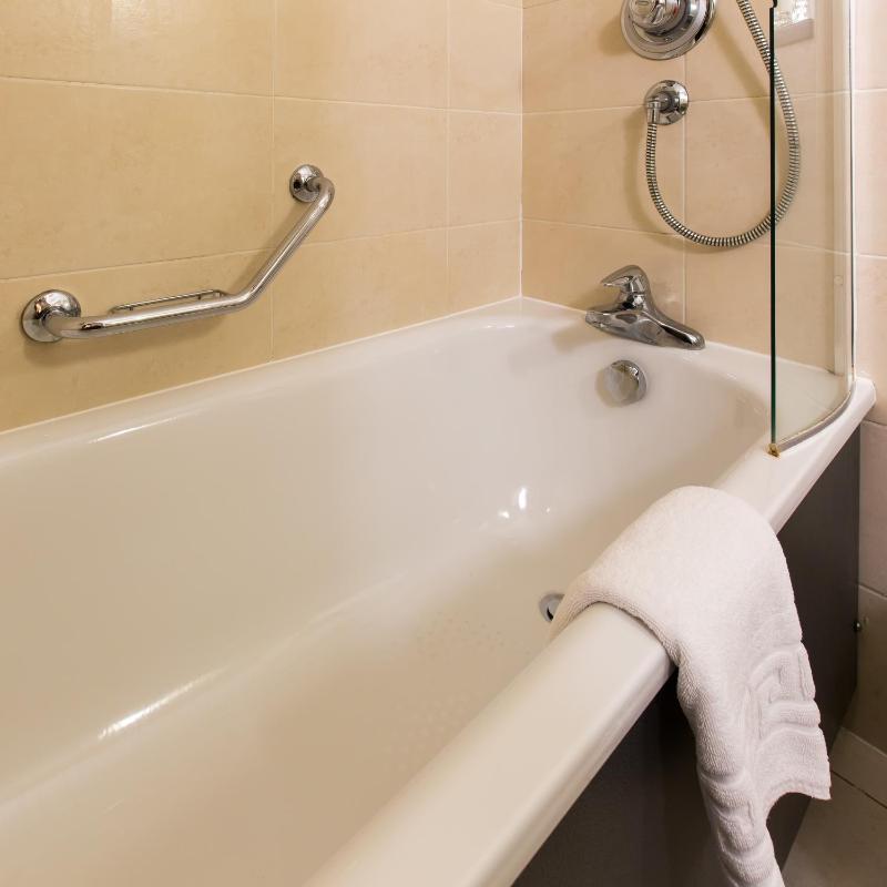 Standard Double Room image 4