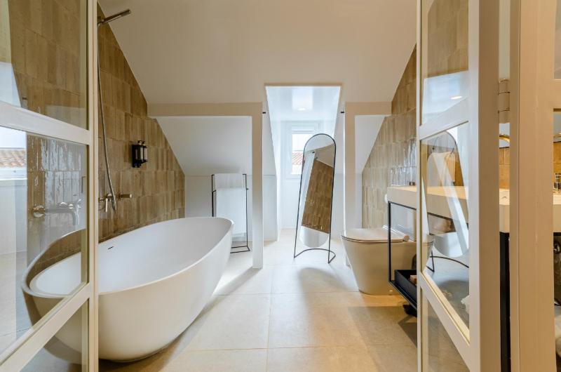 BCascais Boutique House by APT IIN Cascais Center - image 42