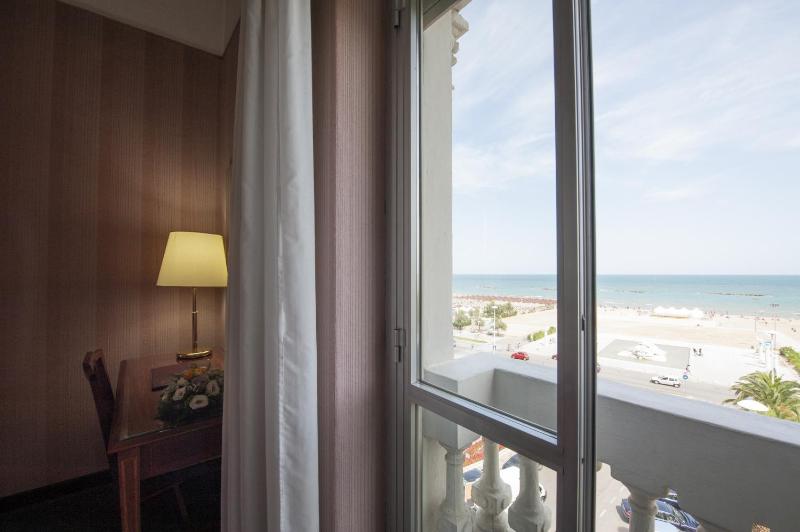 Hotel Esplanade - image 7