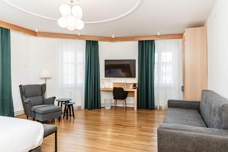 Junior Suite image 2