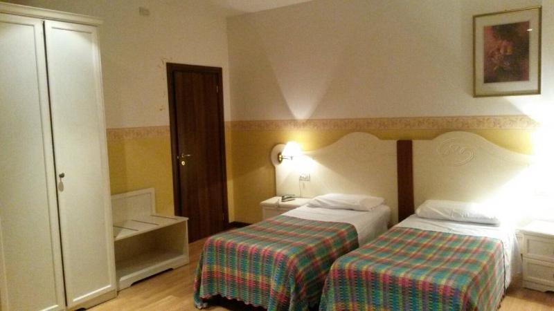 Double or Twin Room image 2