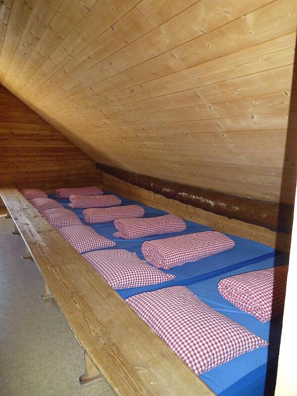Bed in 6-Bed Mixed Dormitory Room image 1