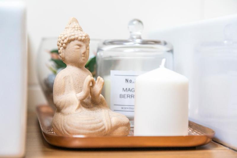 Two-Bedroom Apartment with Terrace and Mountain View image 3