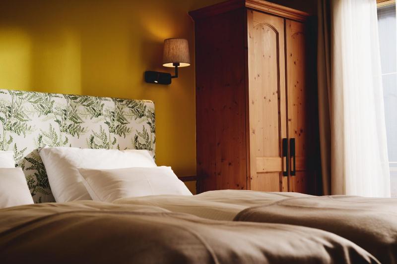 Standard Double Room image 3