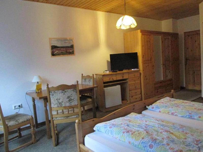 Double Room with Extra Bed image 2