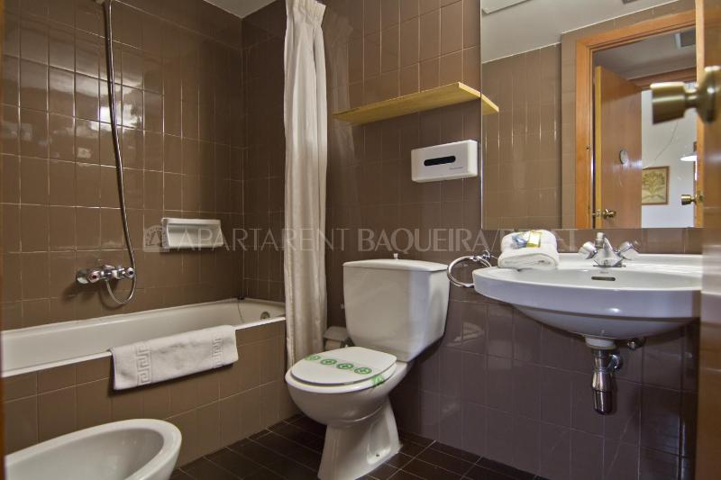 Two-Bedroom Apartment (6 Adults) image 2