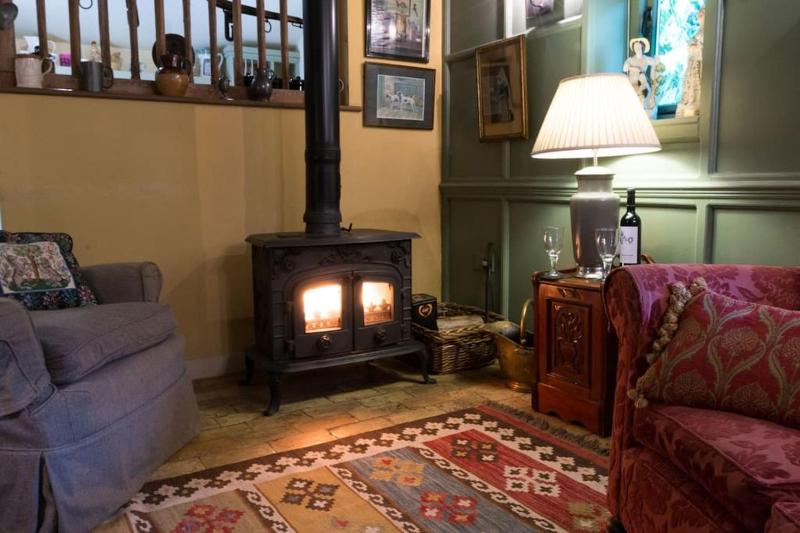Queenies an authentic Rural Style coastal cottage in a Nature Reserve - image 2