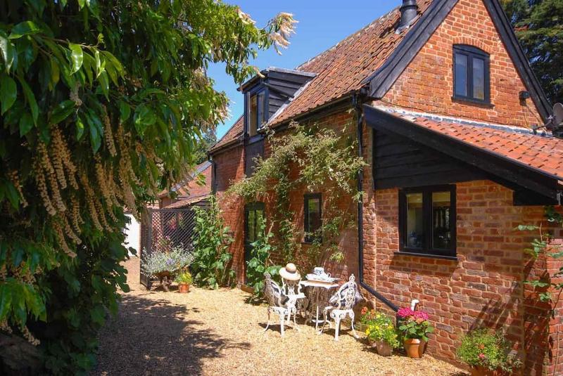Queenies an authentic Rural Style coastal cottage in a Nature Reserve - image 31