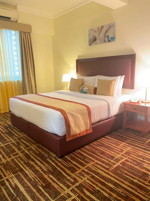 Standard Twin Room image 1