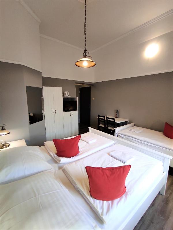 Triple Room image 4