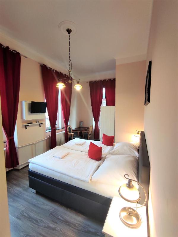Deluxe Room image 1