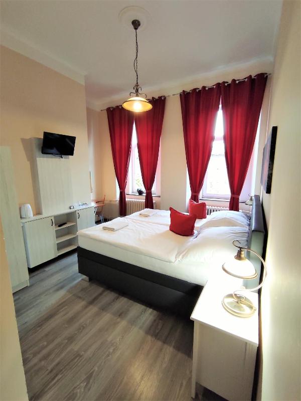 Deluxe Room image 4