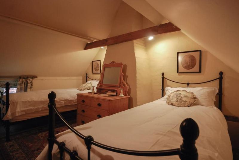 Laundry Cottage in a Nature Reserve - Sunday Times 100 coolest Cottages - image 2