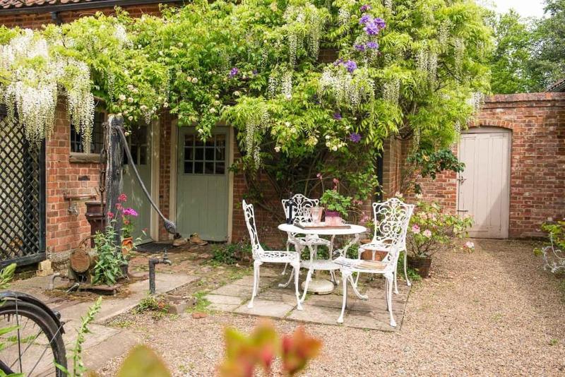 Cissys Cottage in a Nature Reserve 7 minutes from Aldeburgh seafront - image 20