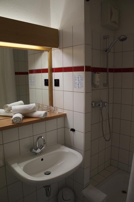 Double Room image 3