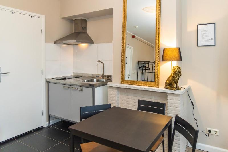 Superior Apartment with Balcony image 2