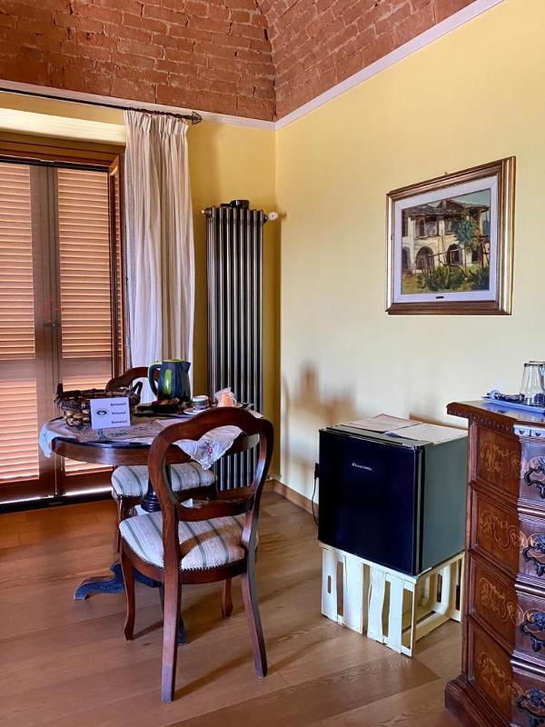 Deluxe Double Room with Extra Bed image 4