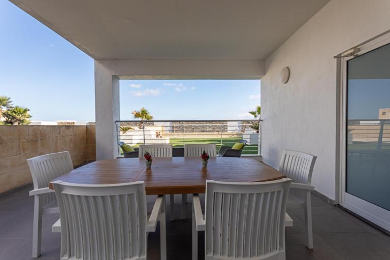 Superior Apartment image 3