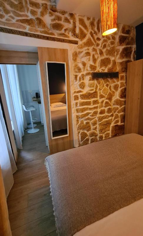 One-Bedroom Apartment image 1