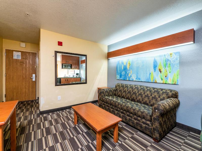 Queen Studio Suite - Non-Smoking image 2