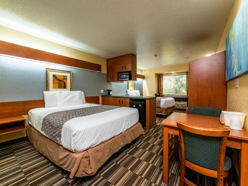 Studio Suite with Two Queen Beds - Non-Smoking image 3