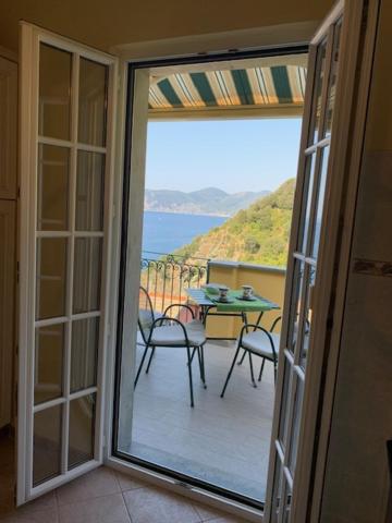 One-Bedroom Apartment with Sea View image 4