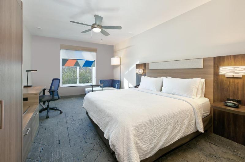 Standard Room image 2