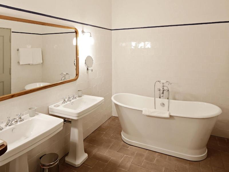One-Bedroom House - Barn image 3