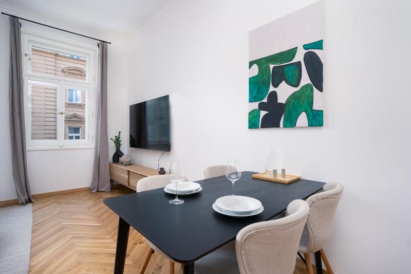 Prague Days - One-bedroom Apartment with Smart TV and Balcony in Vinohrady - image 15