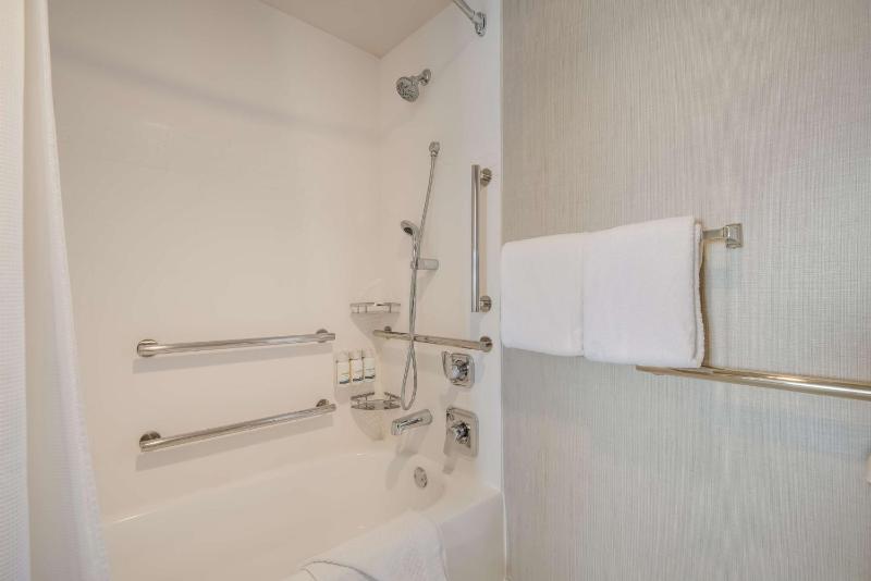 Studio Suite Queen - Mobility / Hearing Accessible with Tub image 3