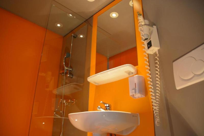Double Room image 2