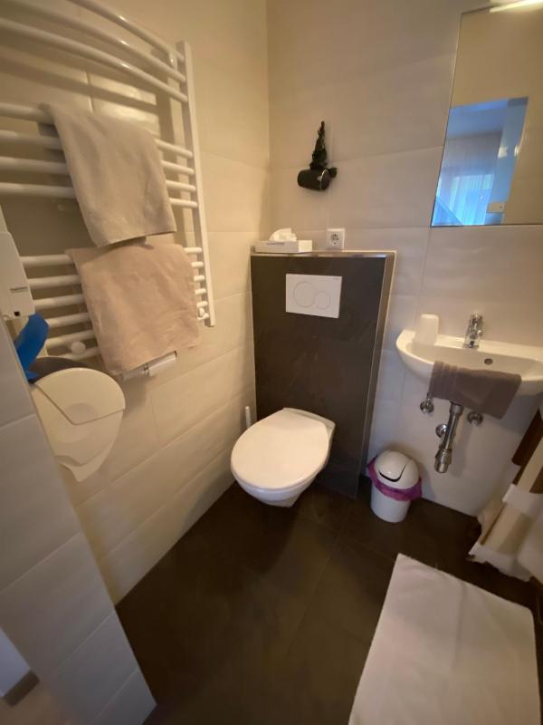 Single Room image 2