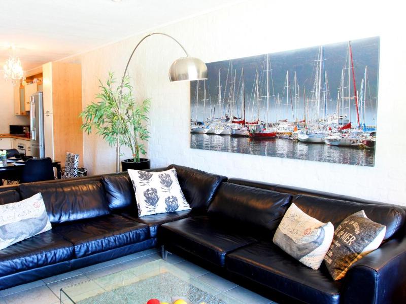 Superior Apartment image 2
